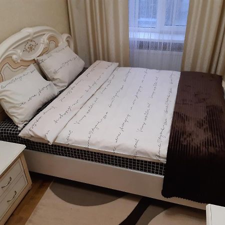 Appartement Двокімнатна à Chepetivka Extérieur photo